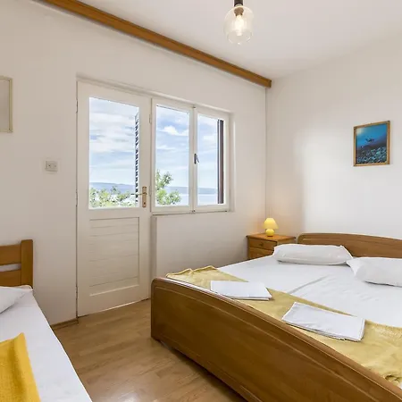 Stanici 3064b * Omiš