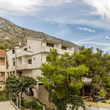 Stanici 3064b * Omiš